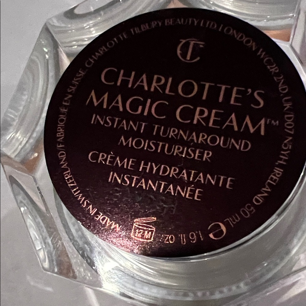 Charlotte Tilbury - Picture 2 of 5